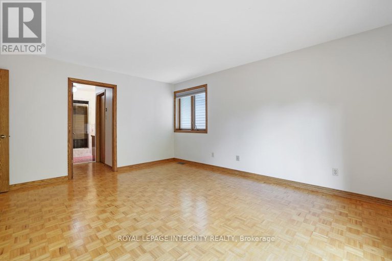 28932150/2291-courtice-avenue-e/alta-vista/ottawa/ontario/K1H7G7_18