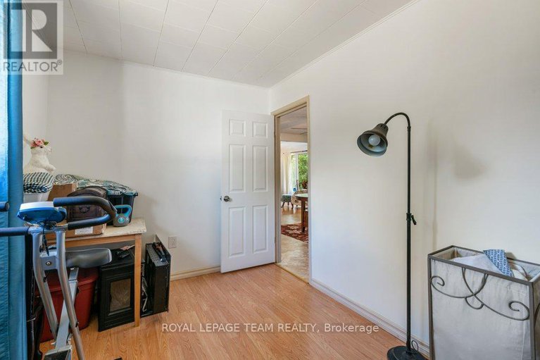 28770309/24-beach-avenue/iroquois/south-dundas/ontario/K0E1K0_18
