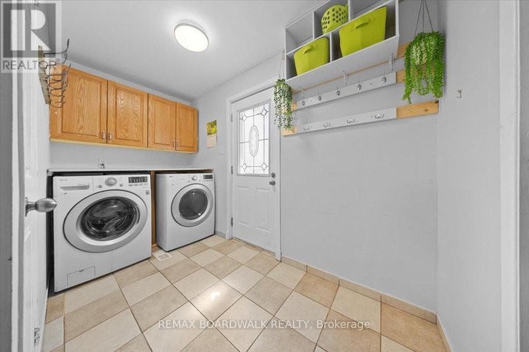 29671423/1837-windflower-way/chapel-hill/ottawa/ontario/K1C5Z8_18