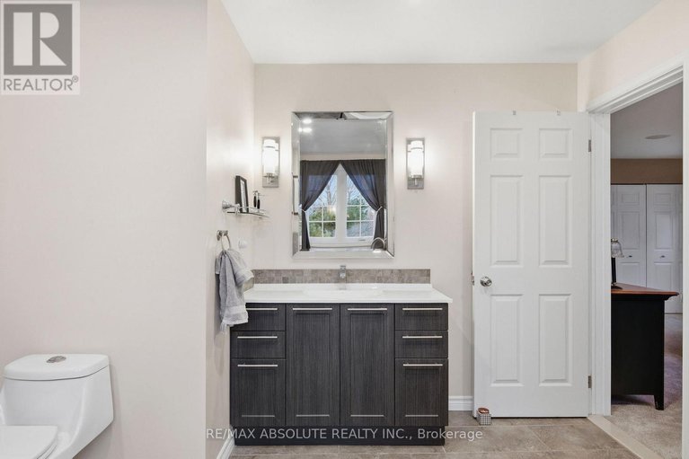 29522201/605-rowanwood-avenue/mckellarhighland/ottawa/ontario/K2A3E3_31