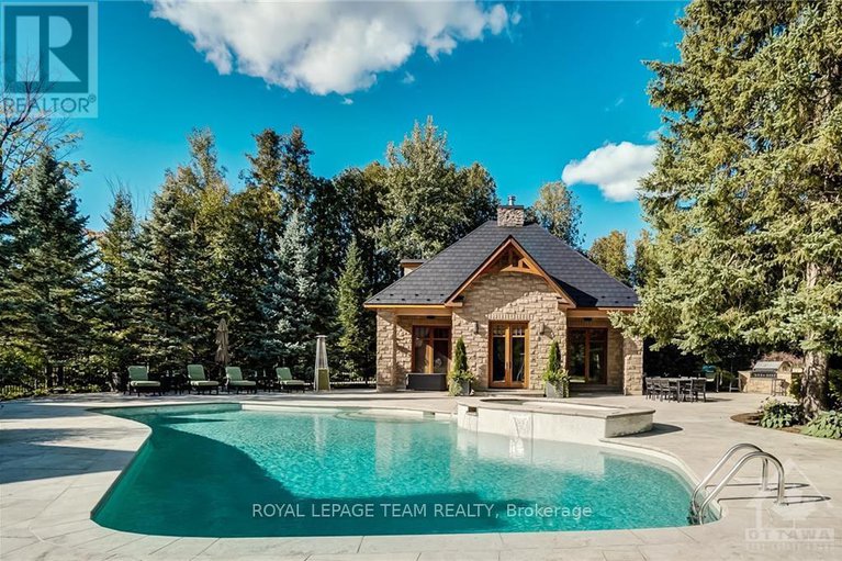 28765946/5849-queenscourt-crescent/manotick-east-to-manotick-station/ottawa/ontario/K4M1K3_49