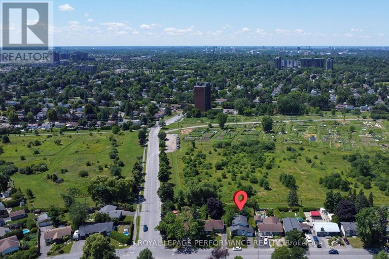 28976422/2194-haig-drive/elmvale-acres/ottawa/ontario/K1G2L2_25