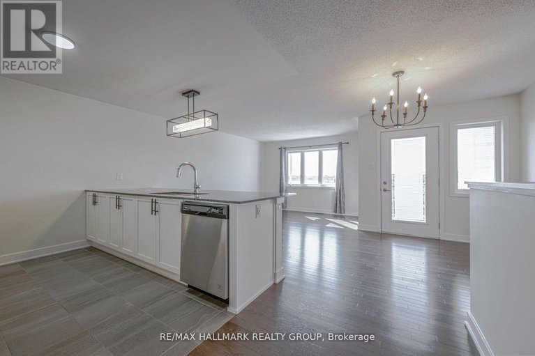 28996957/6357-perth-street/btwn-franktown-rd-fallowfield-rd/ottawa/ontario/K0A2Z0_13