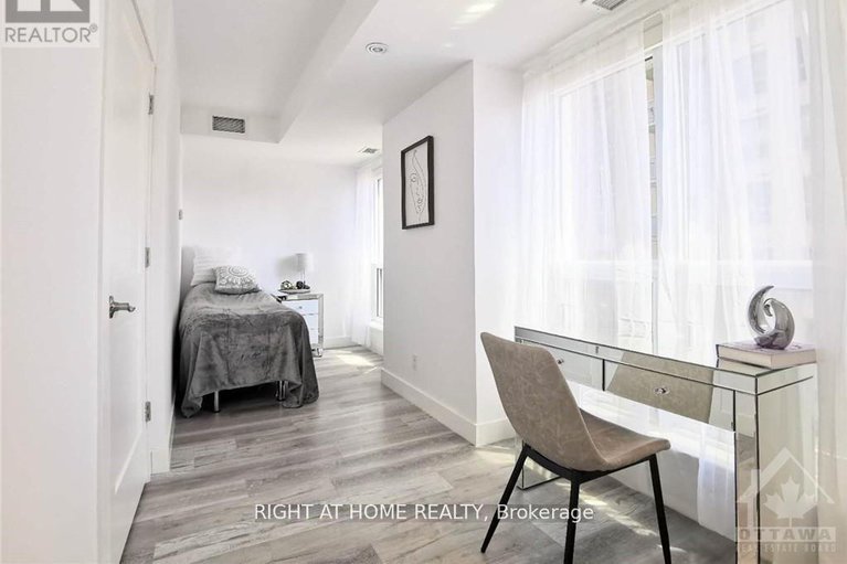28785158/709-242-rideau-street/sandy-hill/ottawa/ontario/K1N0B7_12