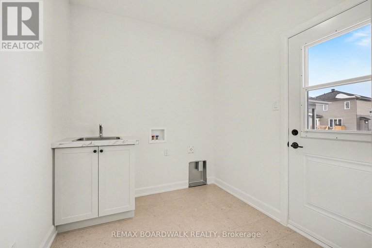 29312139/444-aurora-street/russell-twp/russell/ontario/K4R0L3_18