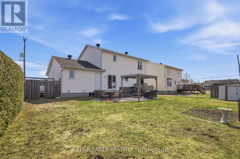 29608053/144-centenaire-street/embrun/russell/ontario/K0A1W0_32