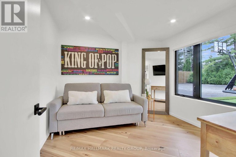 29109619/227-grandview-road/crystal-bayrocky-point/ottawa/ontario/K2H8B9_7