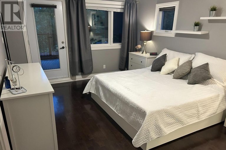 29501223/a-142-a-queen-mary-street/overbrookcastle-heights/ottawa/ontario/K1K1X5_39