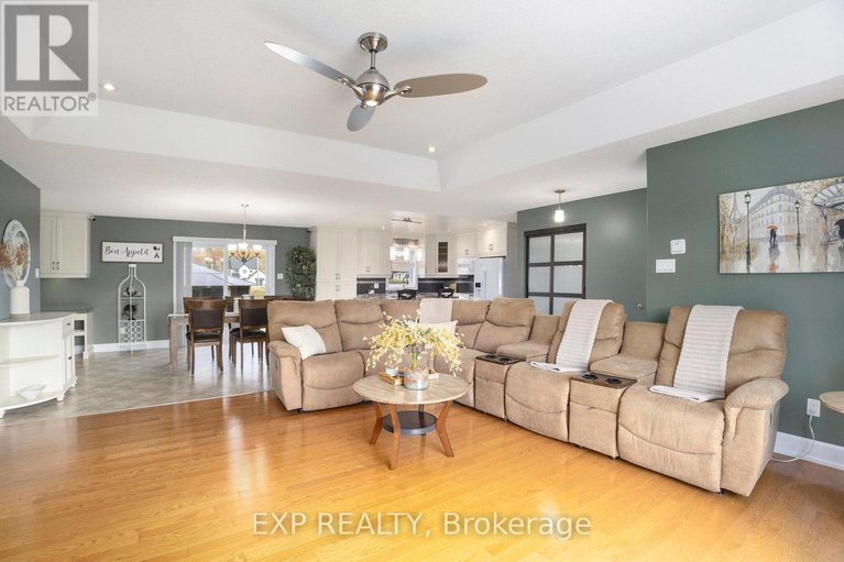 28990239/2003-farisita-drive/vars-village/ottawa/ontario/K0A3H0_7