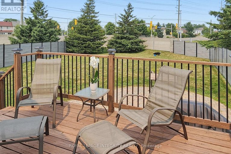 29378274/1033-markwick-crescent/notting-hillsummerside/ottawa/ontario/K4A4X5_31