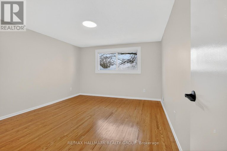 29129242/89-westpark-drive/blackburn-hamlet/ottawa/ontario/K1B3G4_40