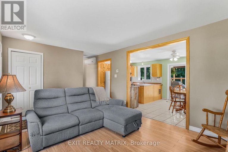 28853984/2896-front-road/east-hawkesbury-twp/east-hawkesbury/ontario/K6A2R2_4