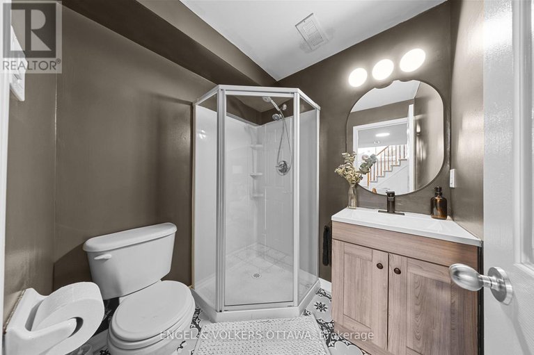 29670402/9-festive-private/central-park/ottawa/ontario/K2C4A1_30