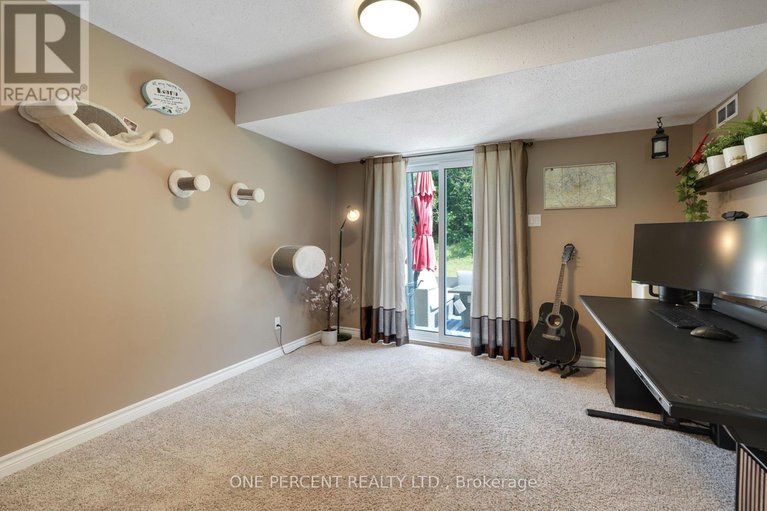 28549707/6585-6585-bilberry-drive/convent-glen-north/ottawa/ontario/K1C4N4_8