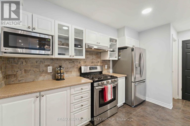 28421712/293a-titanium-private/convent-glen-north/ottawa/ontario/K1C0A5_12