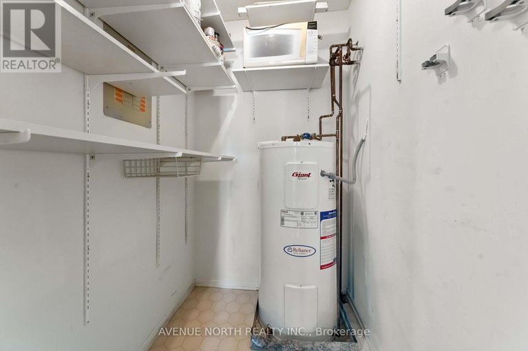 29011609/200-214-viewmount-drive/borden-farmstewart-farmcarleton-heightsparkwood-hills/ottawa/ontario/K2E7X3_28