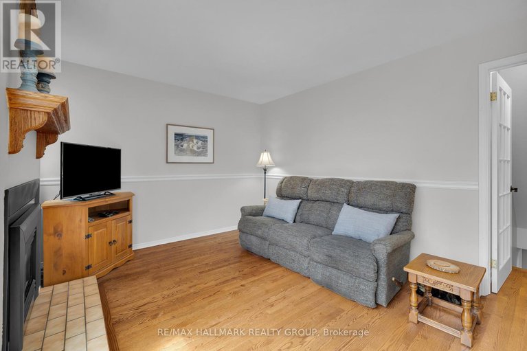 28637166/610-steller-street/fallingbrookpineridge/ottawa/ontario/K4A1N1_23