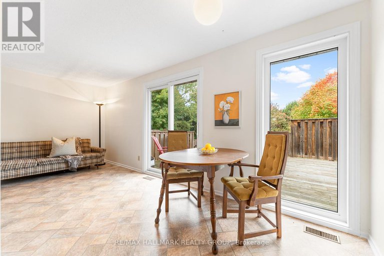 28978664/1075-avignon-court/orleans-wood/ottawa/ontario/K1C2N4_15