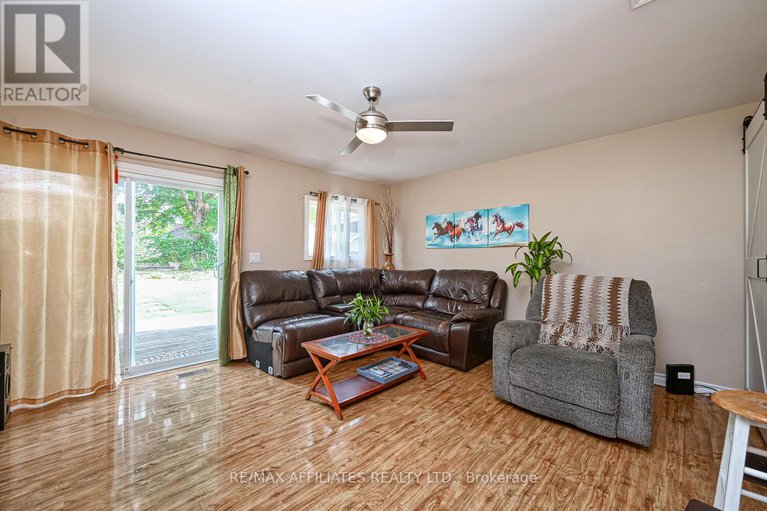 28756533/60-chambers-street/smiths-falls/smiths-falls/ontario/K7A2Y6_10