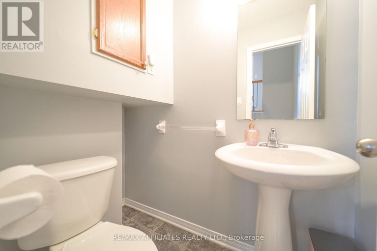 28581367/243-monterey-drive/leslie-park/ottawa/ontario/K2H7B1_14