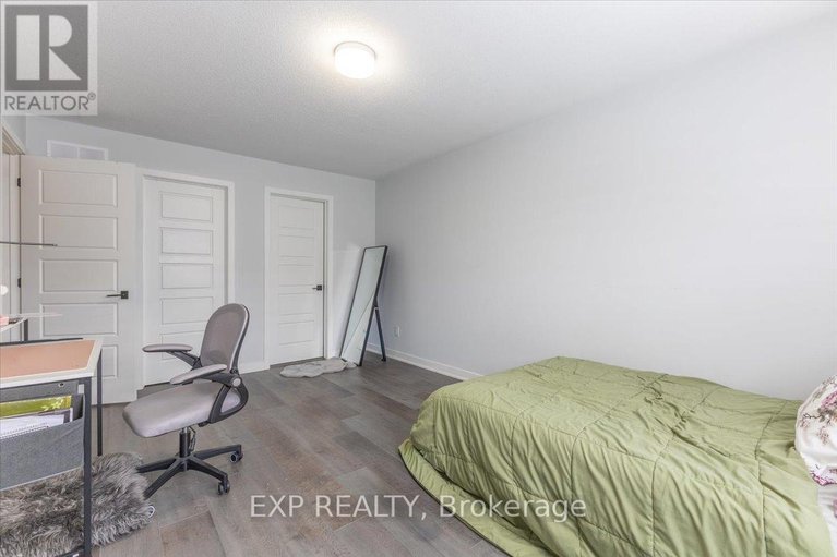 29581808/297-billrian-crescent/stittsville-north/ottawa/ontario/K2S3A6_12