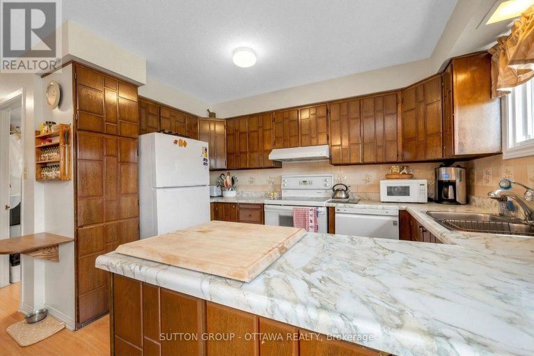 29589925/1112-st-pierre-street/convent-glen-south/ottawa/ontario/K1C1L5_9