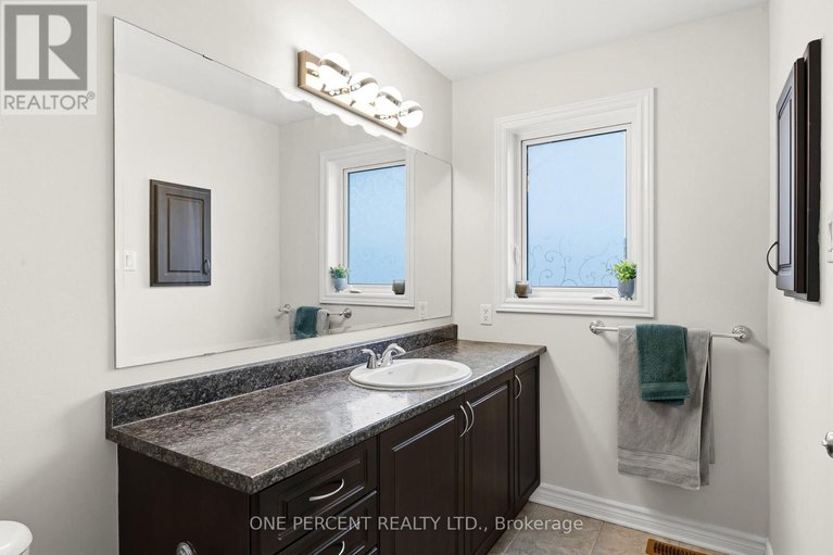 29630688/620-clearbrook-drive/strandherd/ottawa/ontario/K2J5S2_26