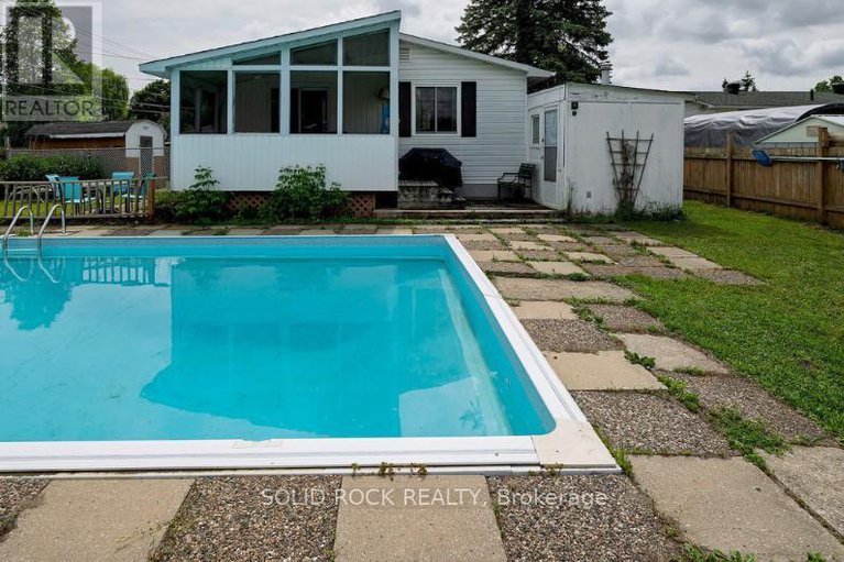 28589620/211-dodson-street/kemptville/north-grenville/ontario/K0G1J0_2