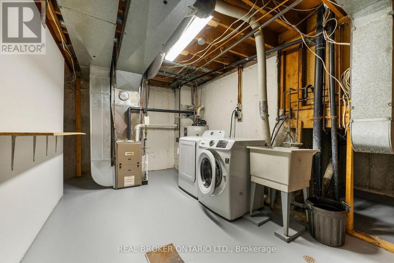 28816941/33-83-glen-park-drive/blackburn-hamlet-south/ottawa/ontario/K1B3Z1_29