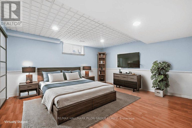 29249194/1147-fieldown-street/cumberland-ridge/ottawa/ontario/K4C1R7_18