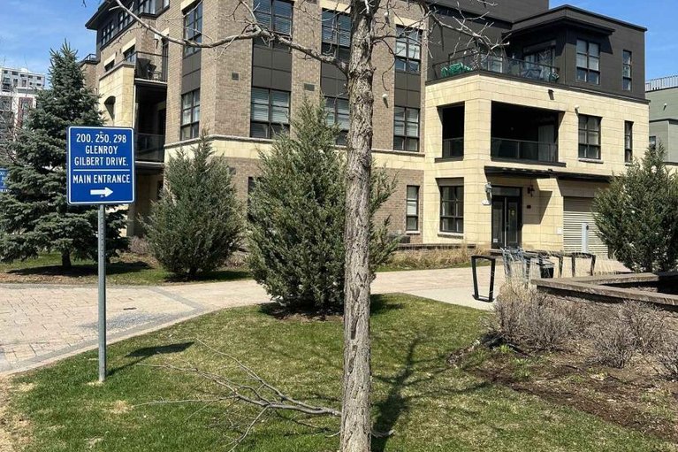 29654518/401-399-bayrose-drive-w/strandherd/ottawa/ontario/K2J5W3_1