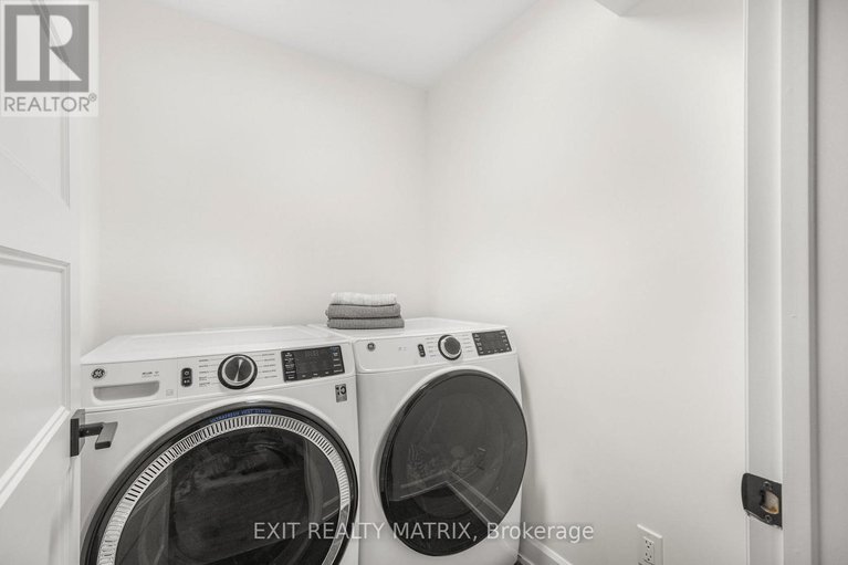 29640036/1200-montblanc-crescent/embrun/russell/ontario/K0A1W0_28