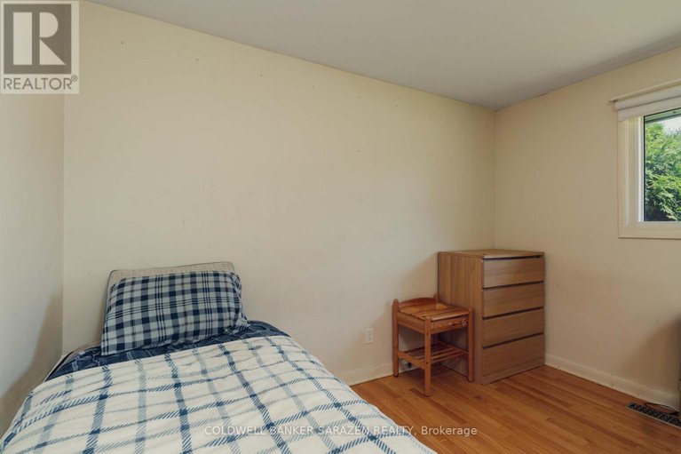 28588729/18-stinson-avenue/lynwood-village/ottawa/ontario/K2H6N1_12