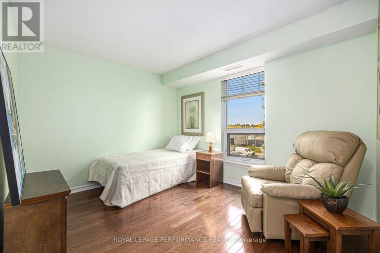 29080345/303-120-grant-carman-drive/borden-farmstewart-farmcarleton-heightsparkwood-hills/ottawa/ontario/K2E1C8_21