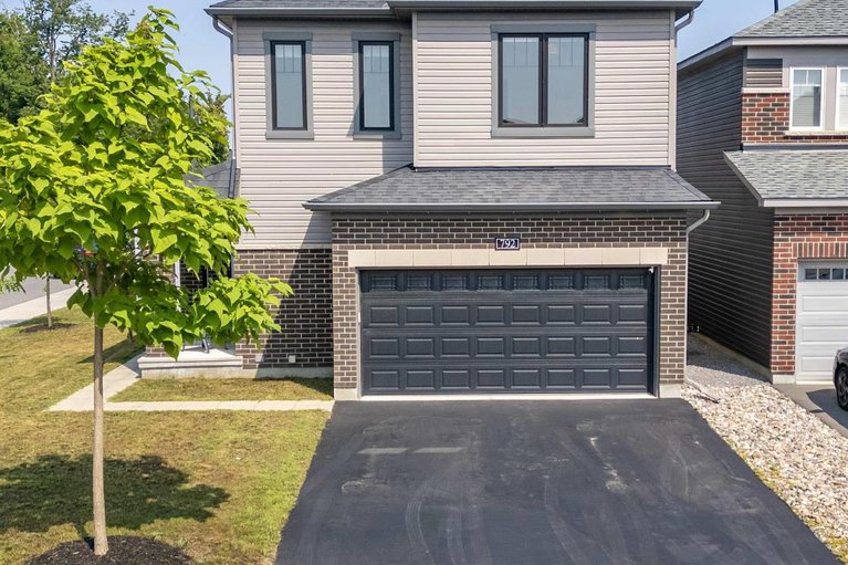 28663804/792-cappamore-drive/half-moon-bay/ottawa/ontario/K2J6V6_1