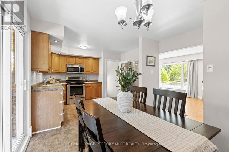 28772840/705-pleasant-park-road/elmvale-acres/ottawa/ontario/K1G1Y3_7