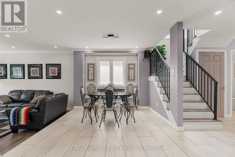 28498245/32-acklam-terrace/morgans-grantsouth-march/ottawa/ontario/K2K2H5_12