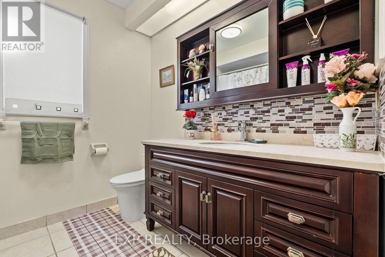 29638664/1582-blohm-drive/hunt-club-park/ottawa/ontario/K1G5K4_31