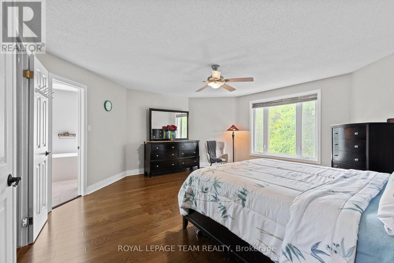 28401650/81-chickasaw-crescent/bridlewood/ottawa/ontario/K2M1M8_22