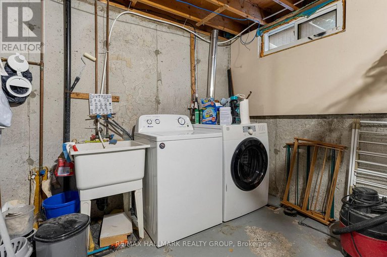 29181366/1314-cedarcroft-crescent/pineview/ottawa/ontario/K1B5C7_22