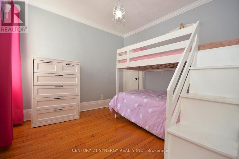 28811238/47-roslyn-avenue/old-ottawa-south/ottawa/ontario/K1S4W2_32