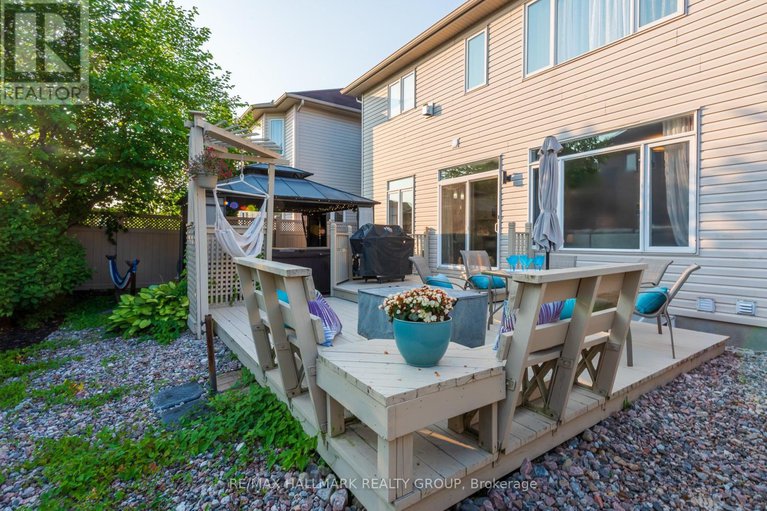 28553250/217-fountainhead-drive/mer-bleuebradley-estatesanderson-park/ottawa/ontario/K1W0C2_3