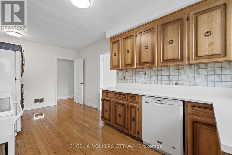 28349600/1960-alta-vista-drive/faircrest-heights/ottawa/ontario/K1H7K8_13