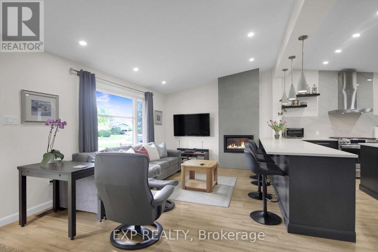 28339228/1447-maxime-street/pineview/ottawa/ontario/K1B4E7_6