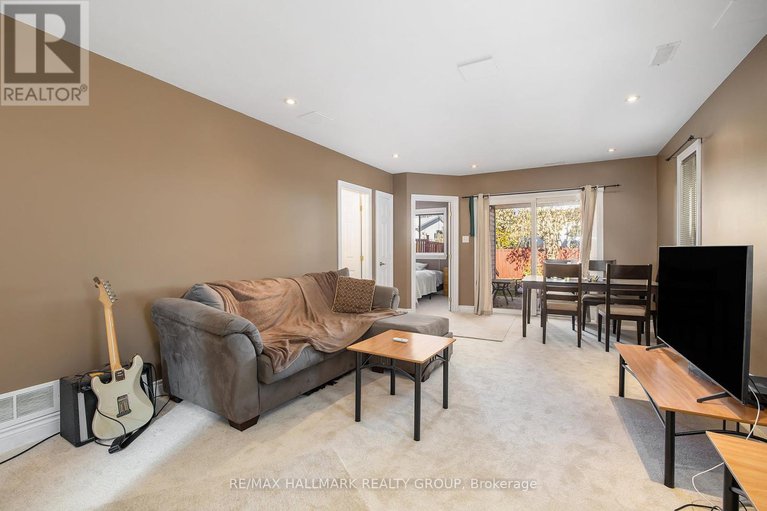 28920154/24-castle-glen-crescent/glencairnhazeldean/ottawa/ontario/K2L4H1_23