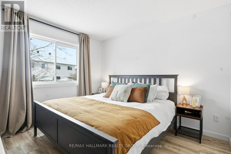 29236734/480-wincanton-drive/chatelaine-village/ottawa/ontario/K4A3Y1_17