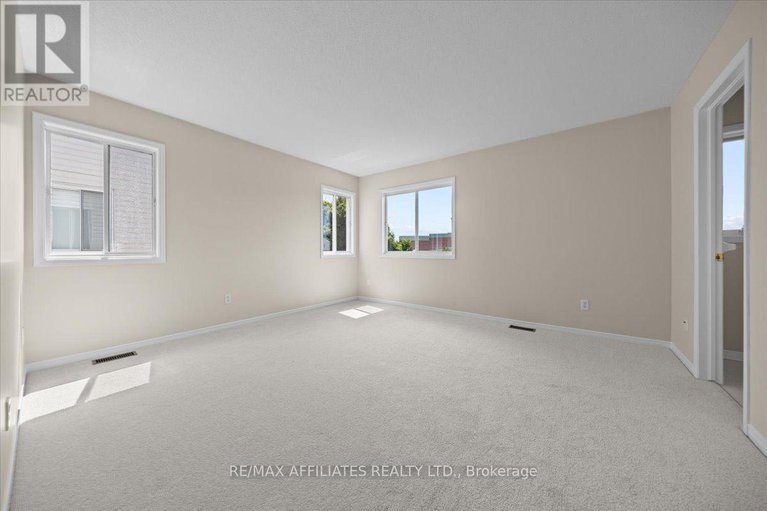 28647317/1510-duplante-avenue/fallingbrookpineridge/ottawa/ontario/K4A3Y8_19