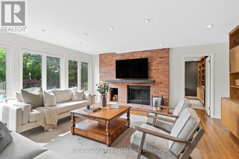 28648909/20-garand-place/urbandale-acres/ottawa/ontario/K1H8M1_8