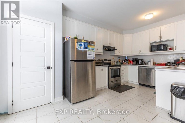 29581808/297-billrian-crescent/stittsville-north/ottawa/ontario/K2S3A6_5