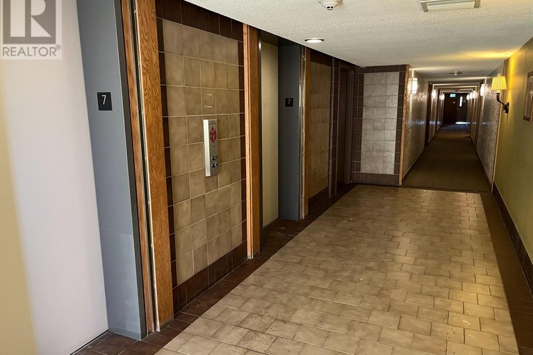 29411119/708-80-sandcastle-drive/leslie-park/ottawa/ontario/K2H9E7_19